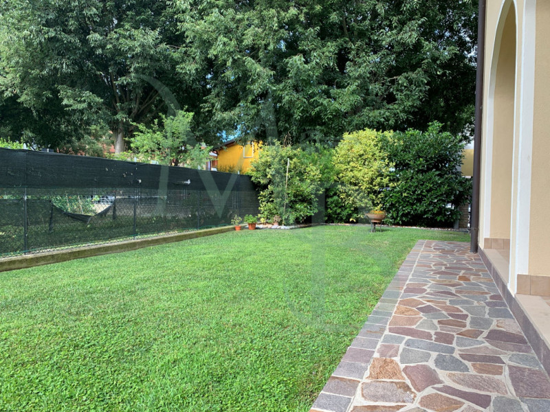 VIGONZA (PD): Immobiliare MB è lieta di presentare, in esclusiva, nella zona residenziale di Vigo...