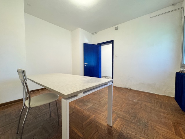 PADOVA-Pontevigodarzere-: laboratorio luminoso offre una superficie totale di 115 mq, con un'alte...