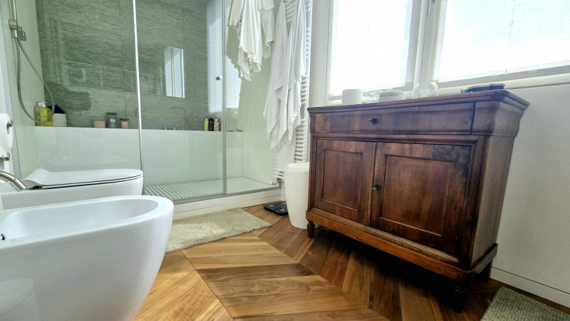 Nel cuore del Centro Storico, all’interno di uno dei palazzi più antichi e prestigiosi della citt...