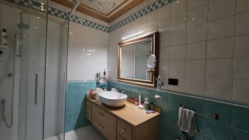 Proponiamo in vendita a Saletto di Borgo veneto un'affascinante villa dallo stile senza tempo, ca...