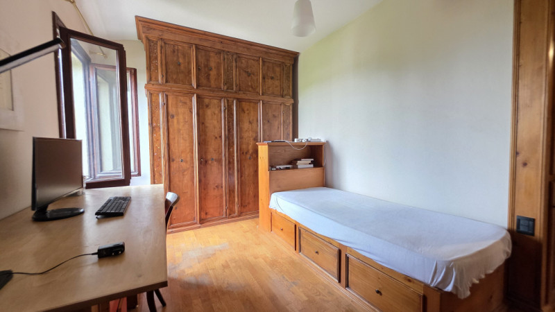 Proponiamo in vendita a Saletto di Borgo veneto un'affascinante villa dallo stile senza tempo, ca...