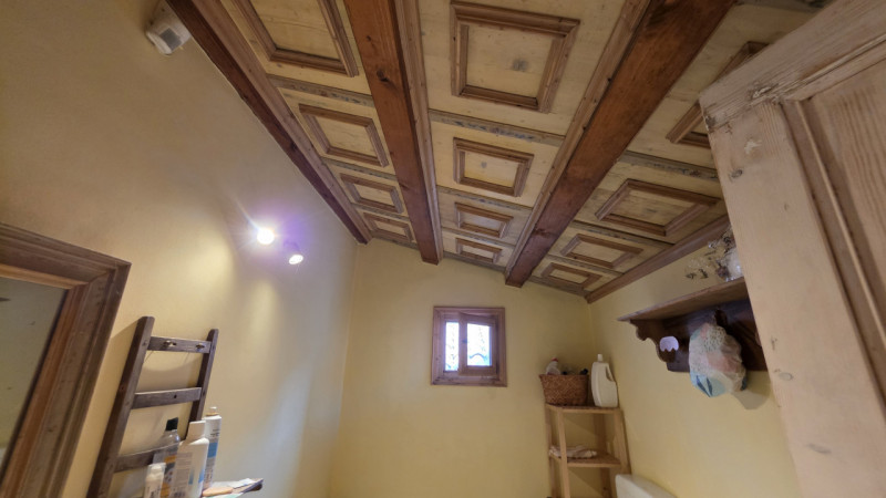 Proponiamo in vendita a Saletto di Borgo veneto un'affascinante villa dallo stile senza tempo, ca...