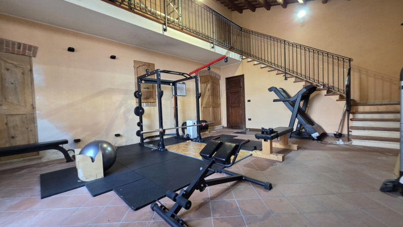 Proponiamo in vendita a Saletto di Borgo veneto un'affascinante villa dallo stile senza tempo, ca...