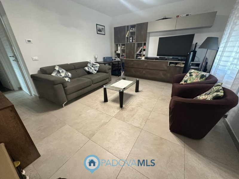 APPARTAMENTO IN BIFAMILIARE IN VENDITA ZONA SAN PAOLO- PADOVA

Immobile in esclusiva al Gruppo Pa...