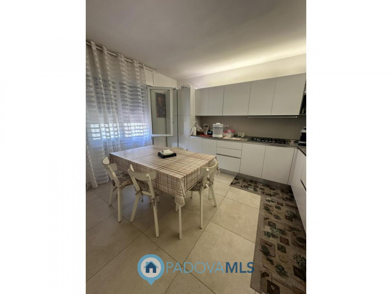 APPARTAMENTO IN BIFAMILIARE IN VENDITA ZONA SAN PAOLO- PADOVA

Immobile in esclusiva al Gruppo Pa...