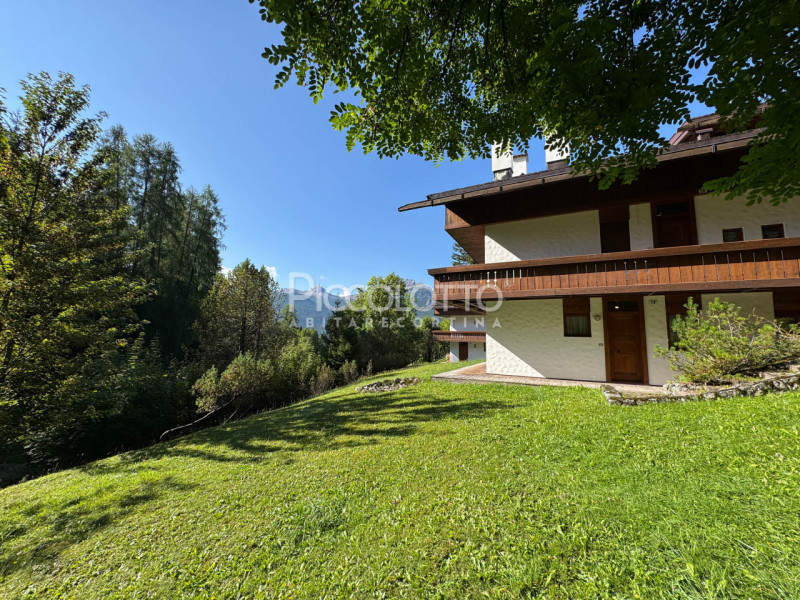 Rif. A5329 - Cortina d'Ampezzo - Località Incantevole - immerso nel verde a solo 10 minuti dal ce...