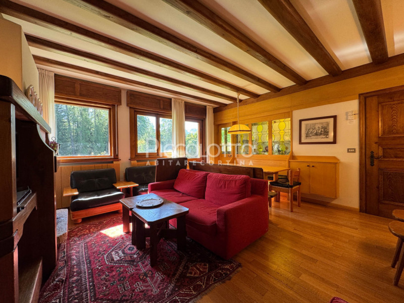 Rif. A5329 - Cortina d'Ampezzo - Località Incantevole - immerso nel verde a solo 10 minuti dal ce...