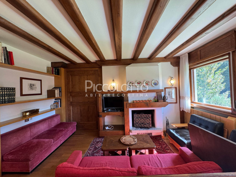 Rif. A5329 - Cortina d'Ampezzo - Località Incantevole - immerso nel verde a solo 10 minuti dal ce...