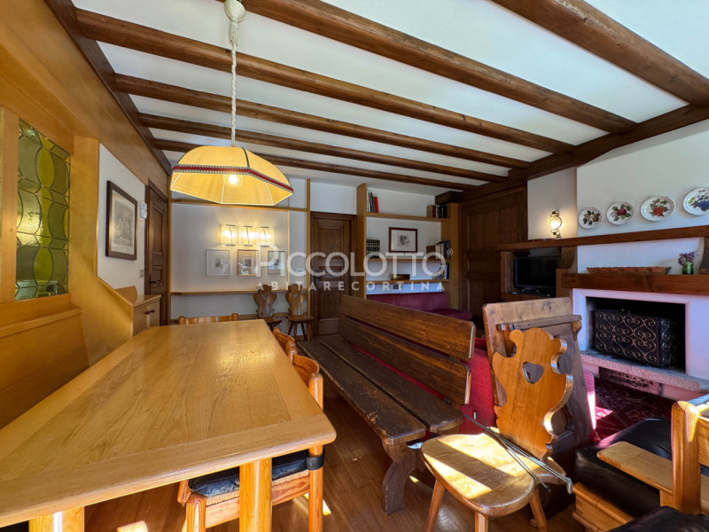 Rif. A5329 - Cortina d'Ampezzo - Località Incantevole - immerso nel verde a solo 10 minuti dal ce...