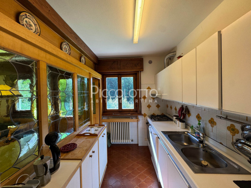 Rif. A5329 - Cortina d'Ampezzo - Località Incantevole - immerso nel verde a solo 10 minuti dal ce...