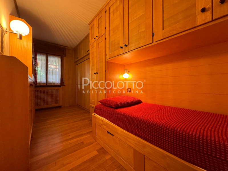 Rif. A5329 - Cortina d'Ampezzo - Località Incantevole - immerso nel verde a solo 10 minuti dal ce...