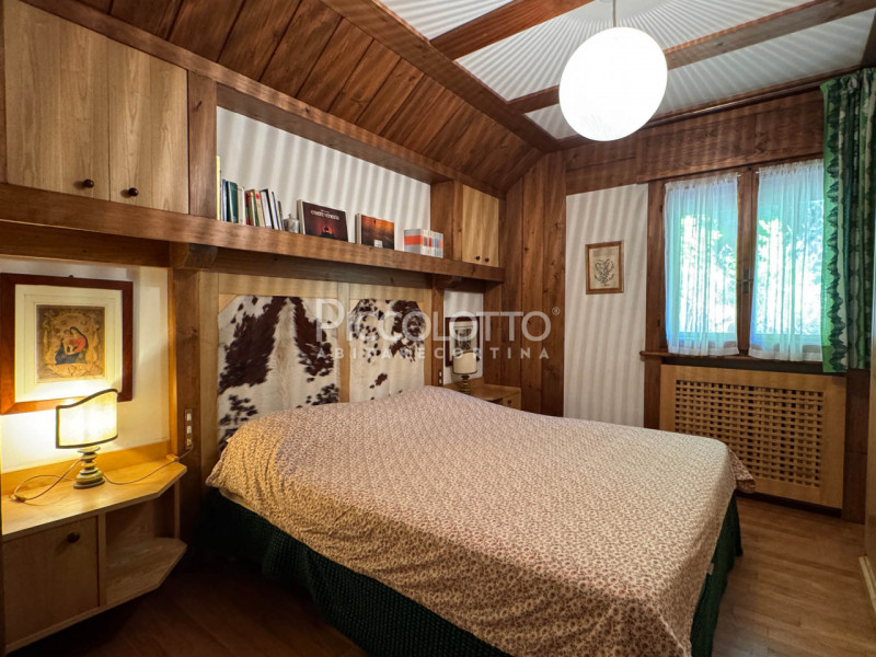 Rif. A5329 - Cortina d'Ampezzo - Località Incantevole - immerso nel verde a solo 10 minuti dal ce...