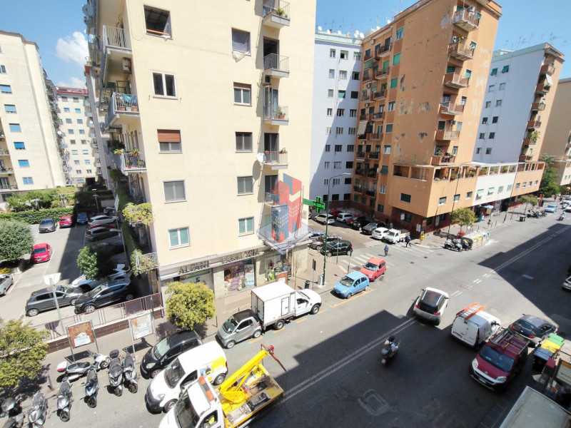 Napoli Vendita Appartamento più di 5 locali