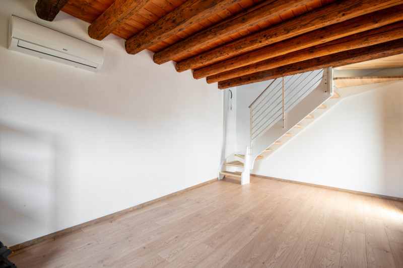 ESTE rif. EP333: Casa su Misura ha il piacere di proporvi incantevole casale situato nel cuore di...