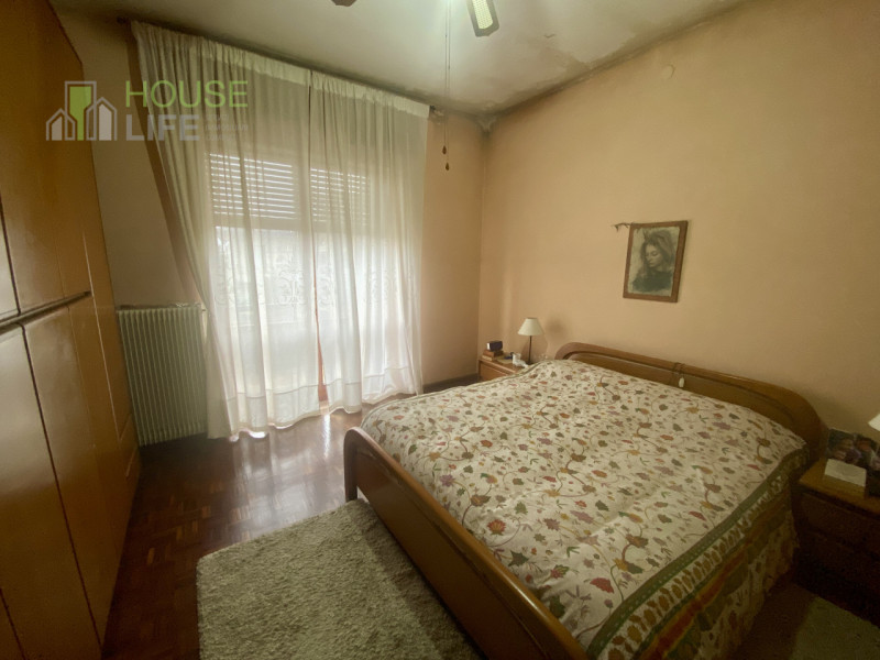 COSTABISSARA: in zona centrale e riparata dal traffico, proponiamo la vendita in blocco di un'INT...