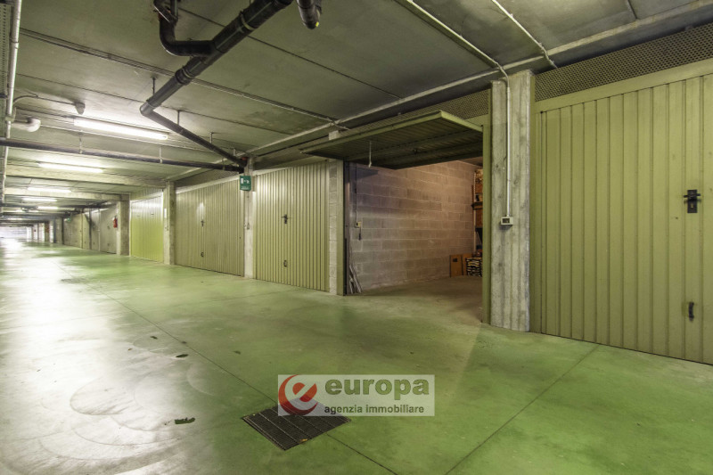 PARCO CITTA': spazioso appartamento al primo piano servito da ascensore, composto da soggiorno e ...