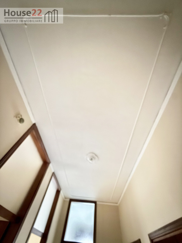 SAN PIO X Via CORBETTA 76  - VICENZA. Interno al quartiere, in palazzina ben abitata di solo sei ...