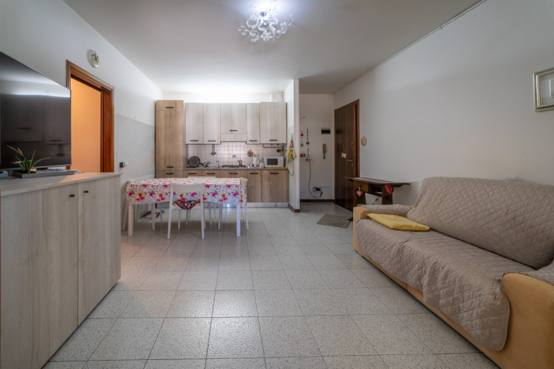 PIOVE DI SACCO zona ex piscina - In piccolo contesto condominiale APPARTAMENTO al primo piano in ...