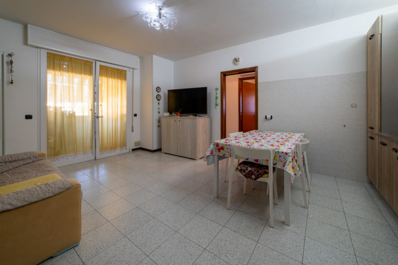 PIOVE DI SACCO zona ex piscina - In piccolo contesto condominiale APPARTAMENTO al primo piano in ...