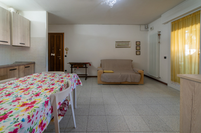 PIOVE DI SACCO zona ex piscina - In piccolo contesto condominiale APPARTAMENTO al primo piano in ...