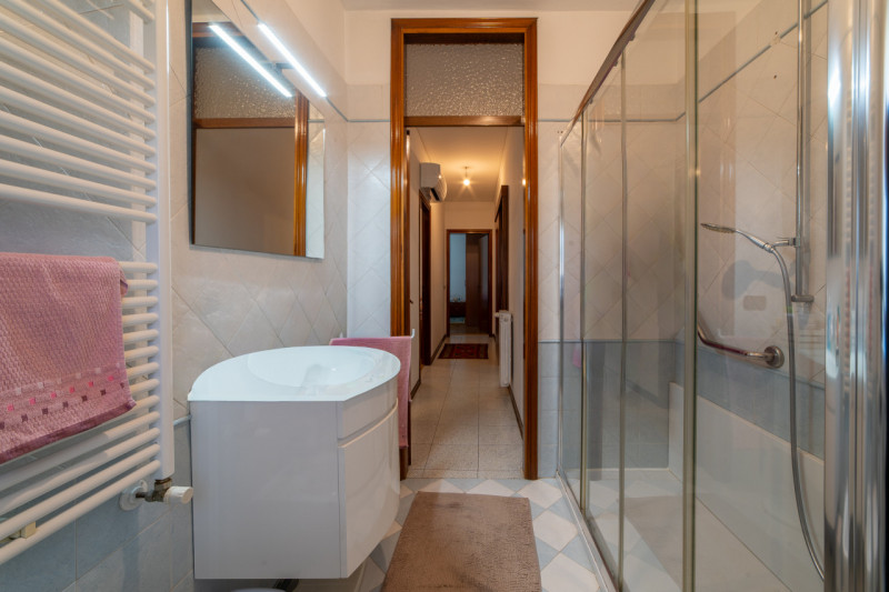 PIOVE DI SACCO zona ex piscina - In piccolo contesto condominiale APPARTAMENTO al primo piano in ...