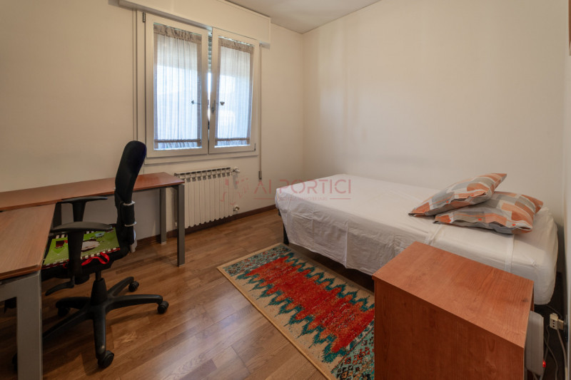 PIOVE DI SACCO zona ex piscina - In piccolo contesto condominiale APPARTAMENTO al primo piano in ...