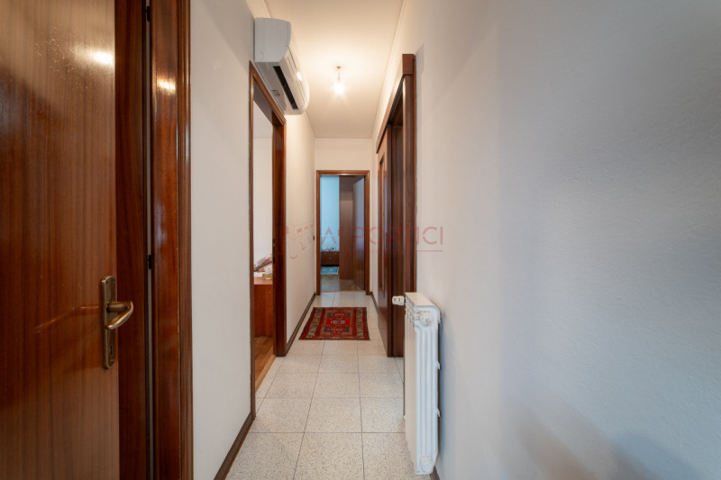 PIOVE DI SACCO zona ex piscina - In piccolo contesto condominiale APPARTAMENTO al primo piano in ...