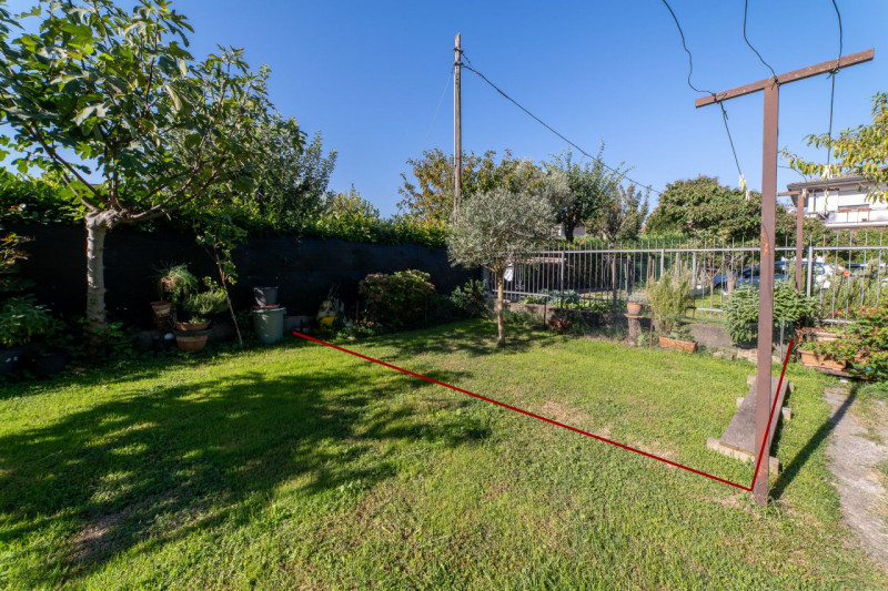 PIOVE DI SACCO zona ex piscina - In piccolo contesto condominiale APPARTAMENTO al primo piano in ...