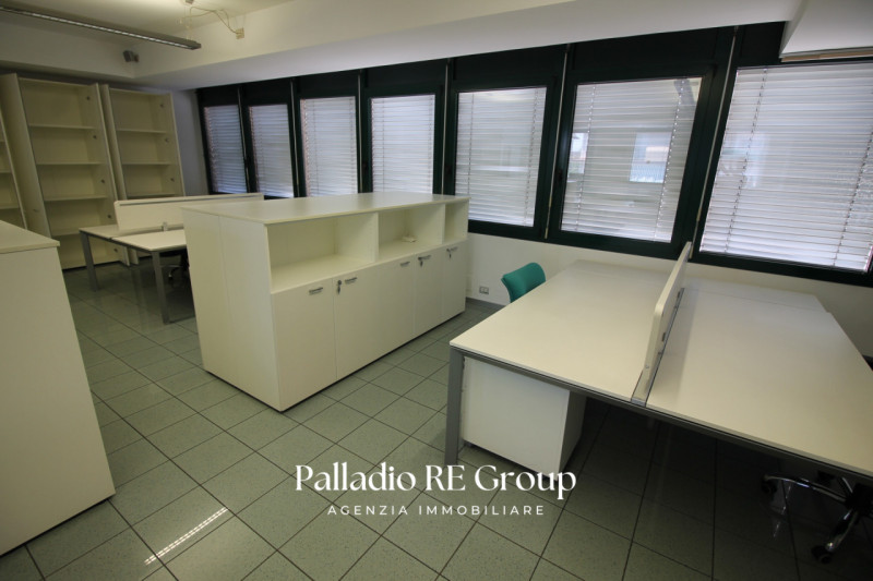 Siete alla ricerca di un ufficio elegante e funzionale nel cuore pulsante di Creazzo? Non perdere...