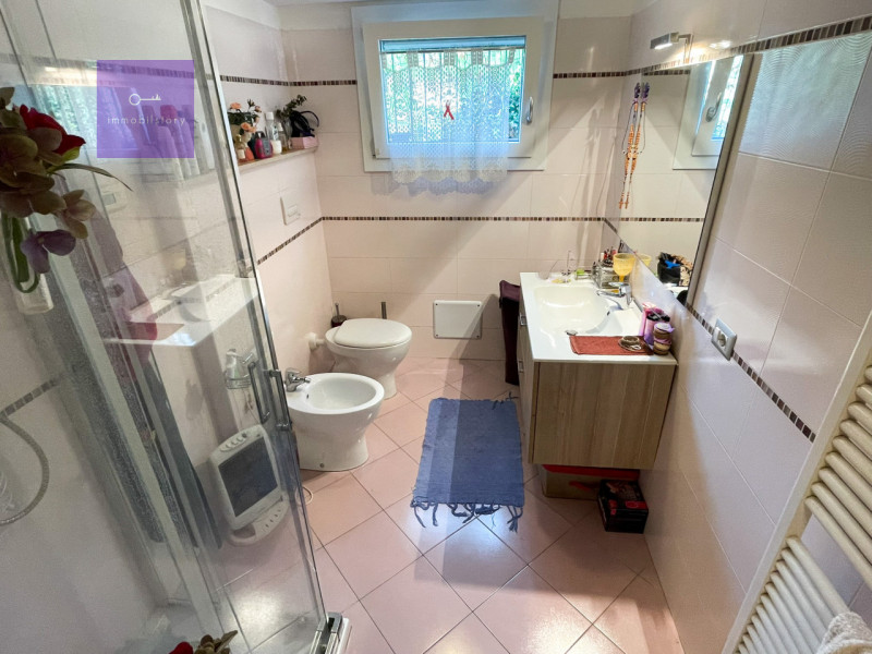 Monselice, tra i profumi dei Colli Euganei e il fascino del borgo storico, questa casa a schiera ...