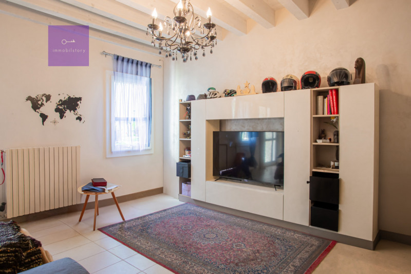 Monselice, tra i profumi dei Colli Euganei e il fascino del borgo storico, questa casa a schiera ...