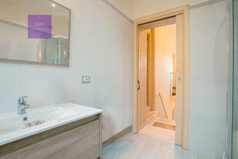 Monselice, tra i profumi dei Colli Euganei e il fascino del borgo storico, questa casa a schiera ...