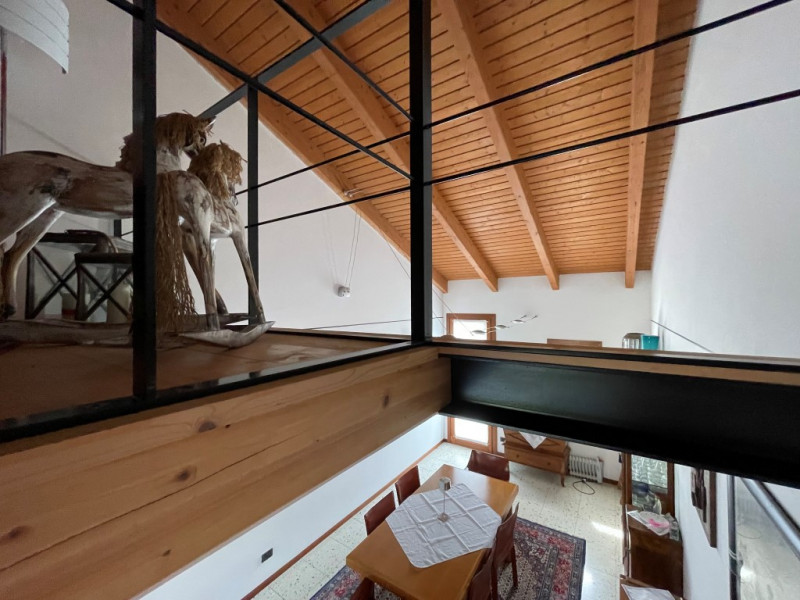 In zona residenziale riservata e tranquilla, proponiamo in vendita 
CASA ABBINATA caratterizzata ...