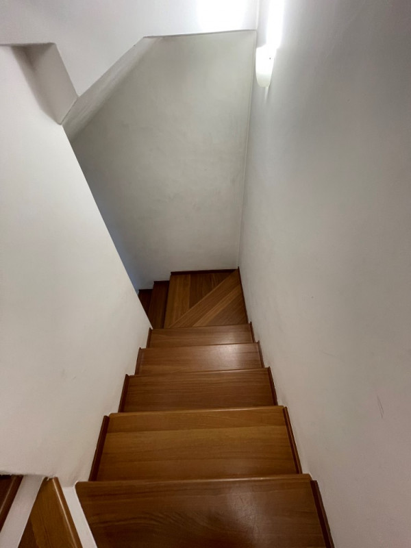 In zona residenziale riservata e tranquilla, proponiamo in vendita 
CASA ABBINATA caratterizzata ...