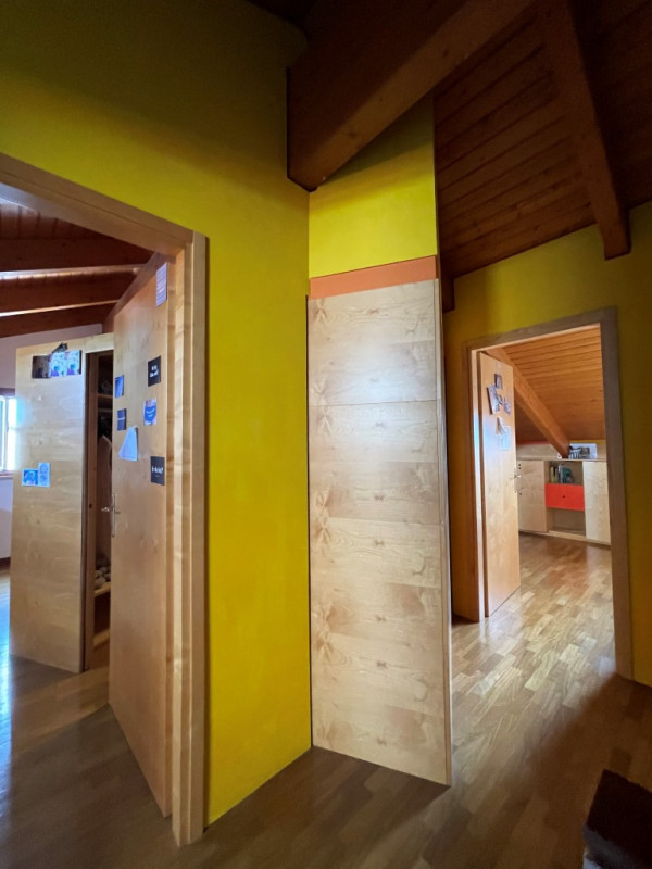 In zona residenziale riservata e tranquilla, proponiamo in vendita 
CASA ABBINATA caratterizzata ...