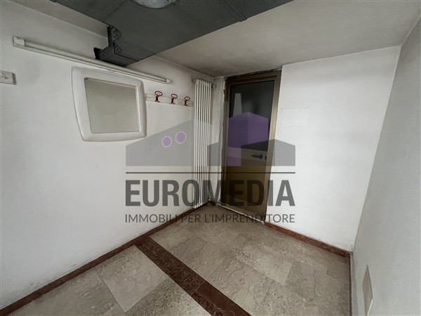 Rif. 1356 – ANTONIO – Per informazioni: 338.4892021
EUROMEDIA propone in vendita un interessante ...