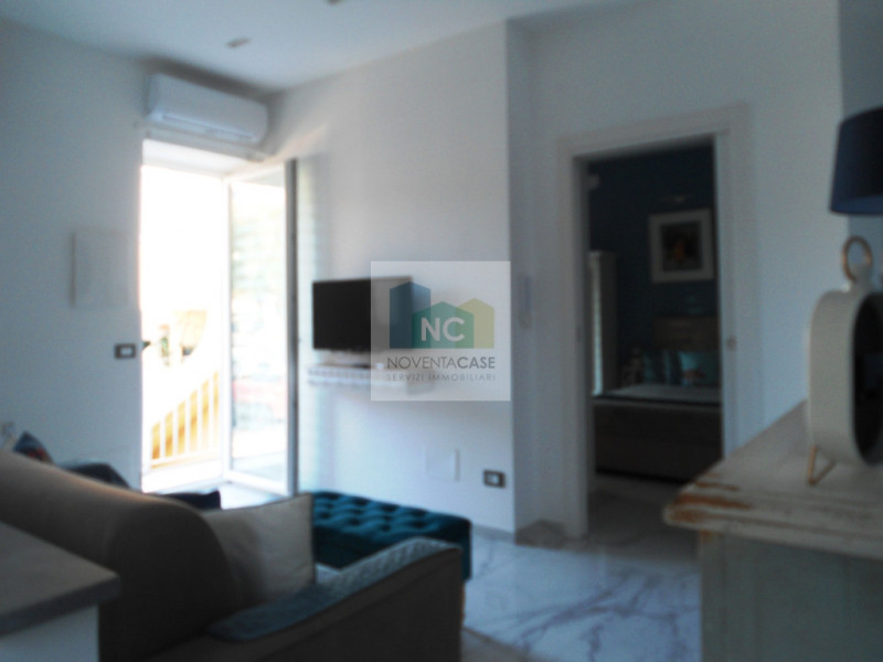 In una delle zone più affascinanti di Lacco Ameno, proponiamo in vendita un'intera bifamiliare di...