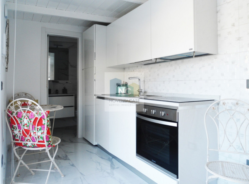 In una delle zone più affascinanti di Lacco Ameno, proponiamo in vendita un'intera bifamiliare di...