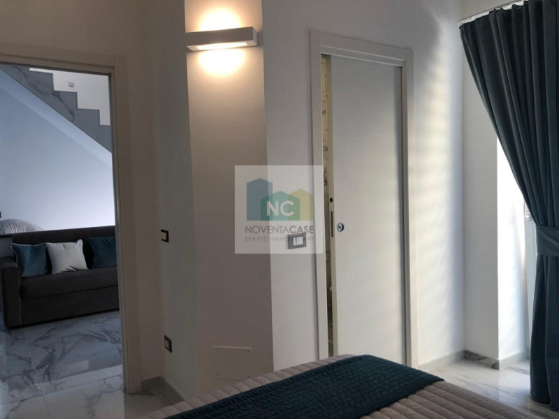 In una delle zone più affascinanti di Lacco Ameno, proponiamo in vendita un'intera bifamiliare di...