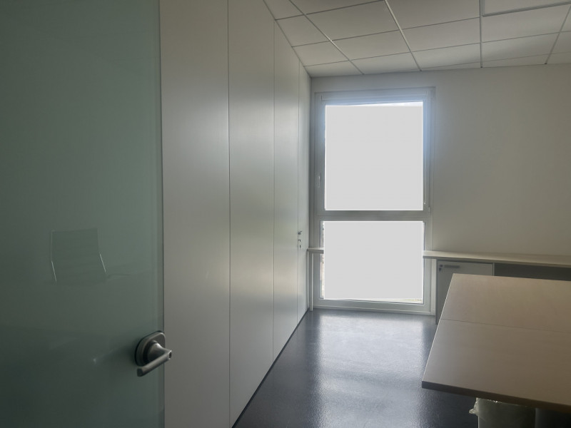 SCHIO: Luminoso UFFICIO di circa 84 mq in complesso direzionale, ubicato al piano primo e servito...