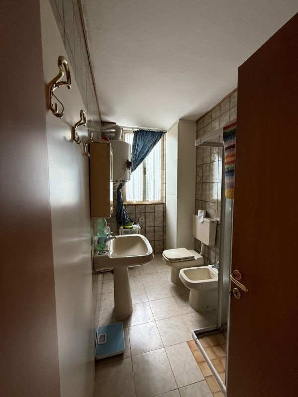 Cogollo del Cengio: Casa di corte con stalla, porticato e area esterna esclusiva. € 75.000 info. ...