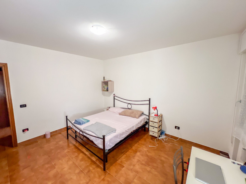 PER STUDENTI/RICERCATORI/DOTTORANDI

Disponibile intero appartamento al piano terra con 2 STANZE ...