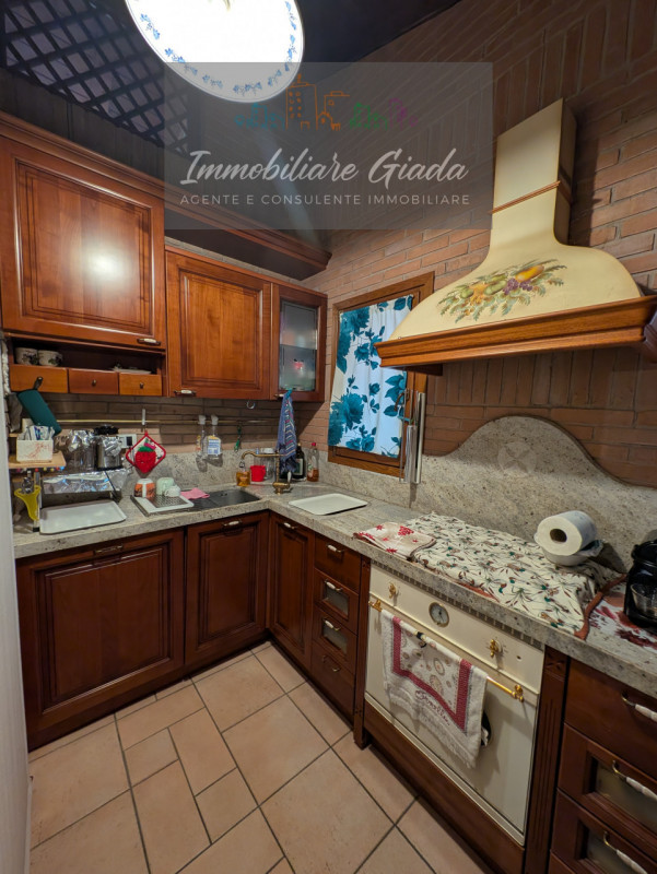 VENDITA IN ESCLUSIVA .
Immersa nella verdeggiante bellezza del centro di Gaiarine, proponiamo in ...