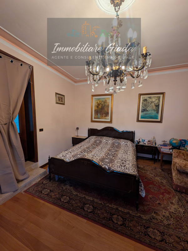 VENDITA IN ESCLUSIVA .
Immersa nella verdeggiante bellezza del centro di Gaiarine, proponiamo in ...