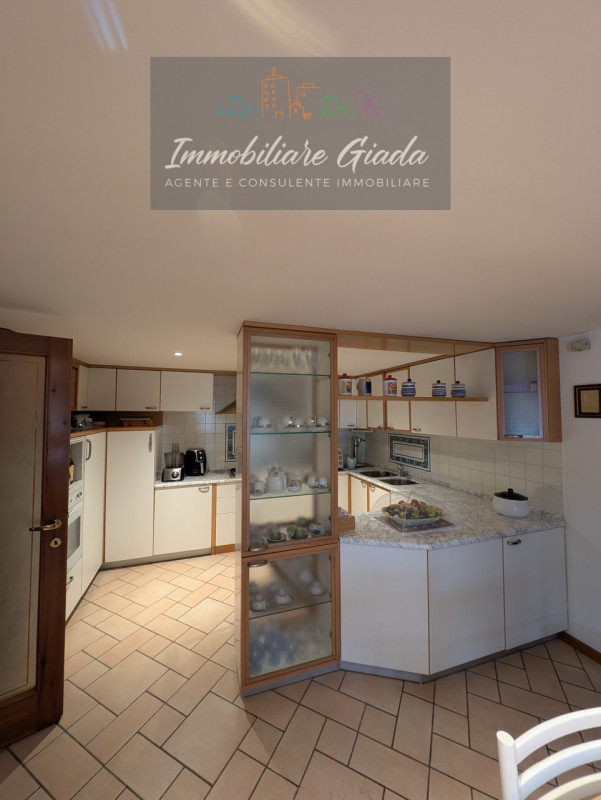 VENDITA IN ESCLUSIVA .
Immersa nella verdeggiante bellezza del centro di Gaiarine, proponiamo in ...