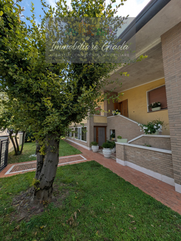 VENDITA IN ESCLUSIVA .
Immersa nella verdeggiante bellezza del centro di Gaiarine, proponiamo in ...