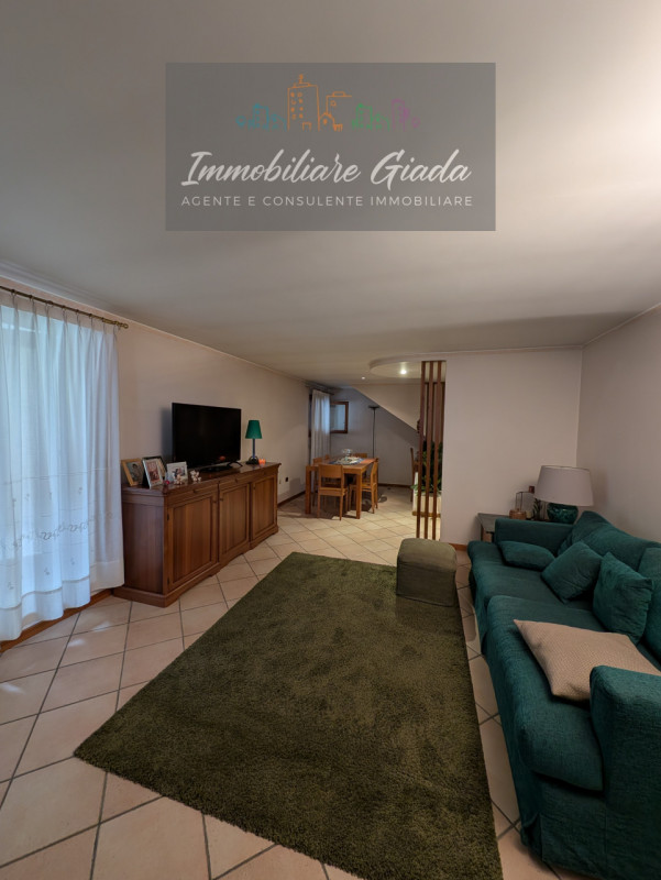 VENDITA IN ESCLUSIVA .
Immersa nella verdeggiante bellezza del centro di Gaiarine, proponiamo in ...