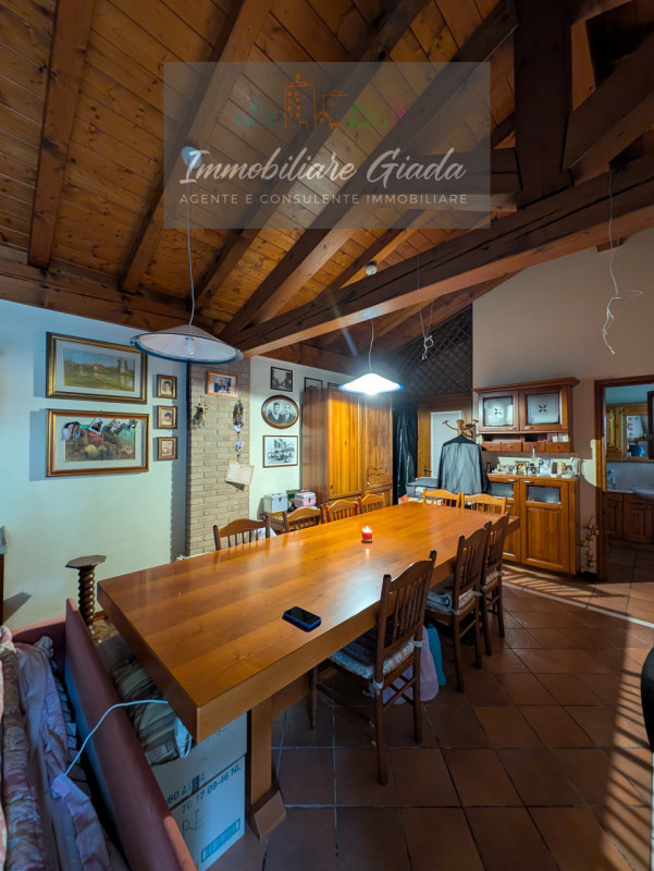 VENDITA IN ESCLUSIVA .
Immersa nella verdeggiante bellezza del centro di Gaiarine, proponiamo in ...