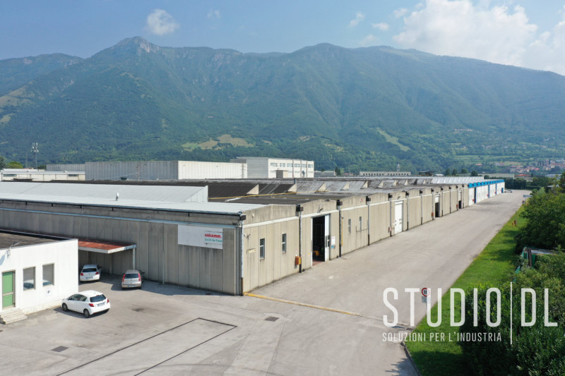 Proponiamo in vendita un capannone industriale situato nel Comune di Chiuppano, in posizione stra...