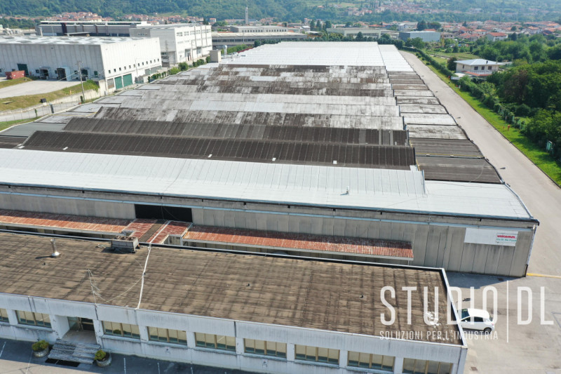 Proponiamo in vendita un capannone industriale situato nel Comune di Chiuppano, in posizione stra...